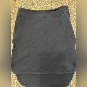Lululemon skirt cotton material sz 6..  black